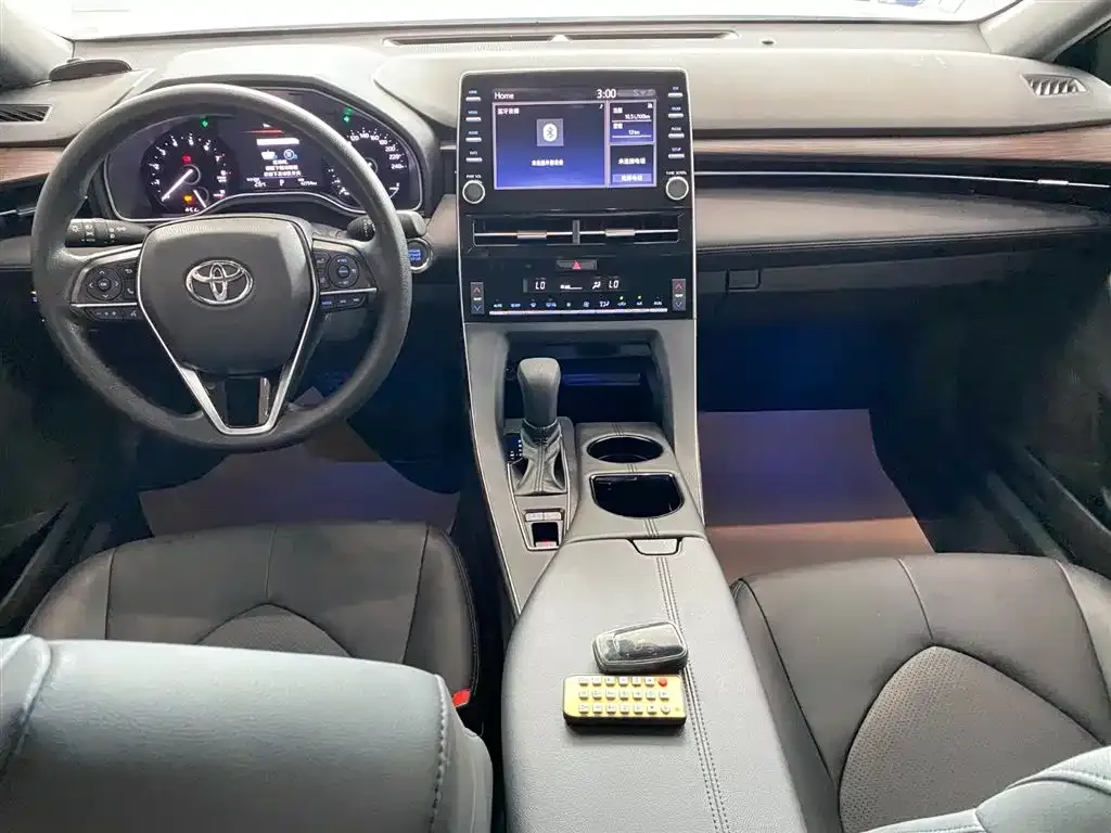 Toyota Avalon — фото 10