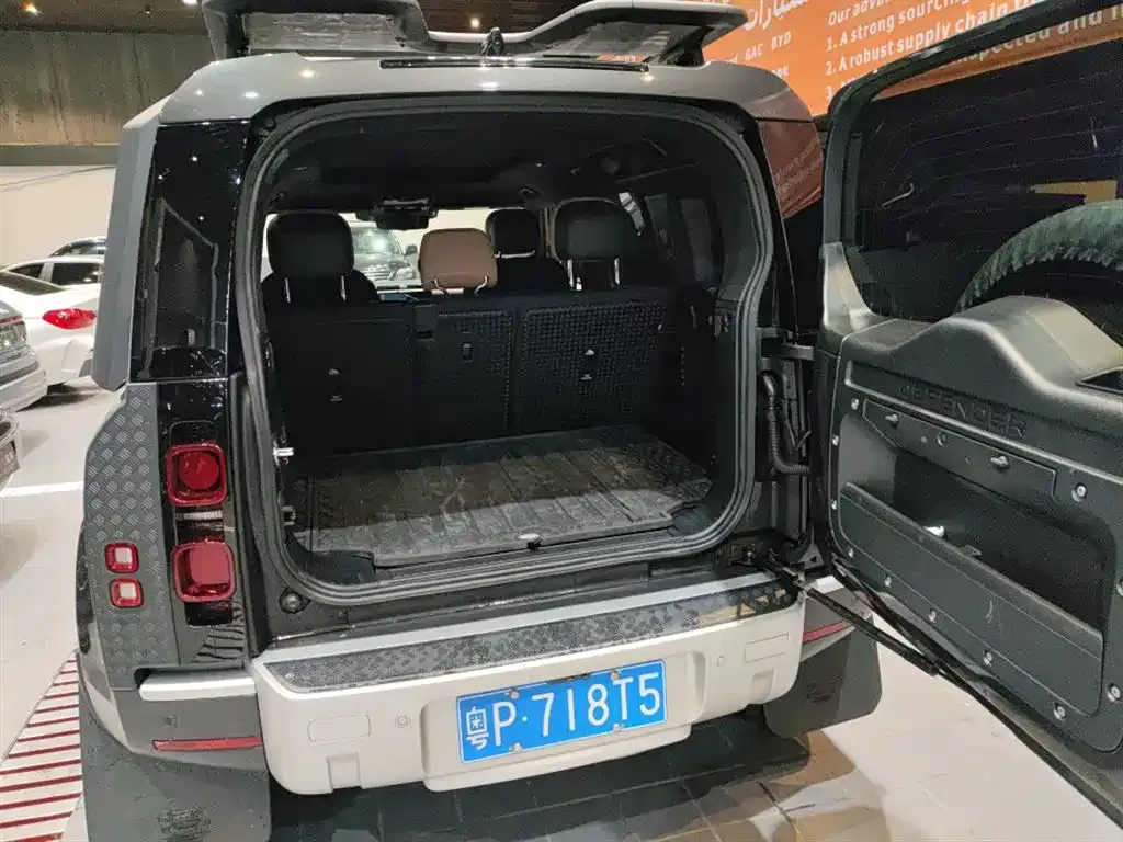 Land Rover Defender — фото 6