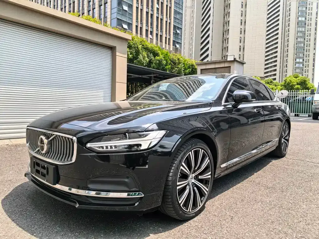 Volvo S90 — фото 1