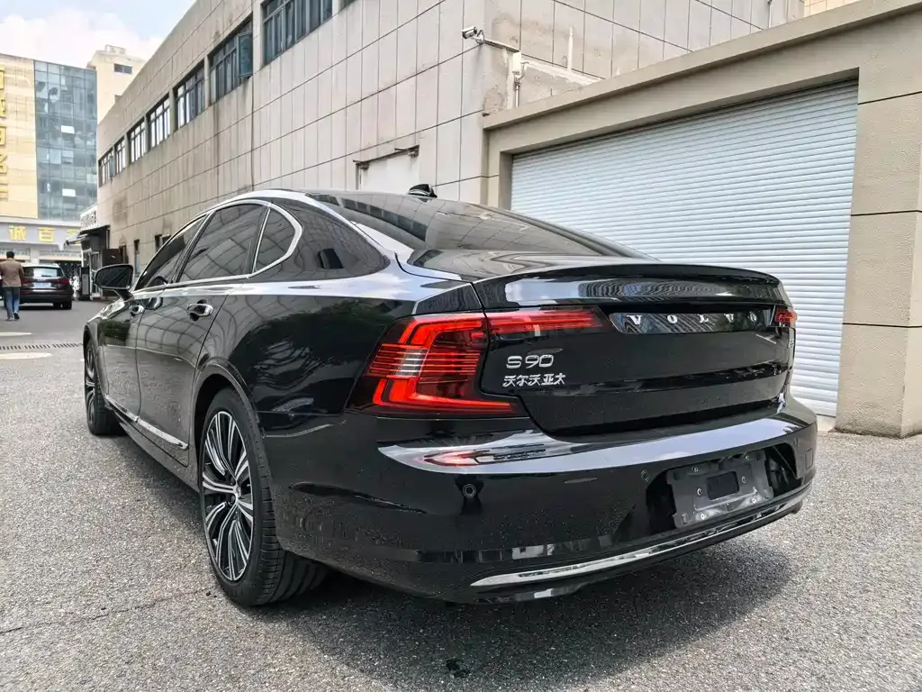 Volvo S90 — фото 6