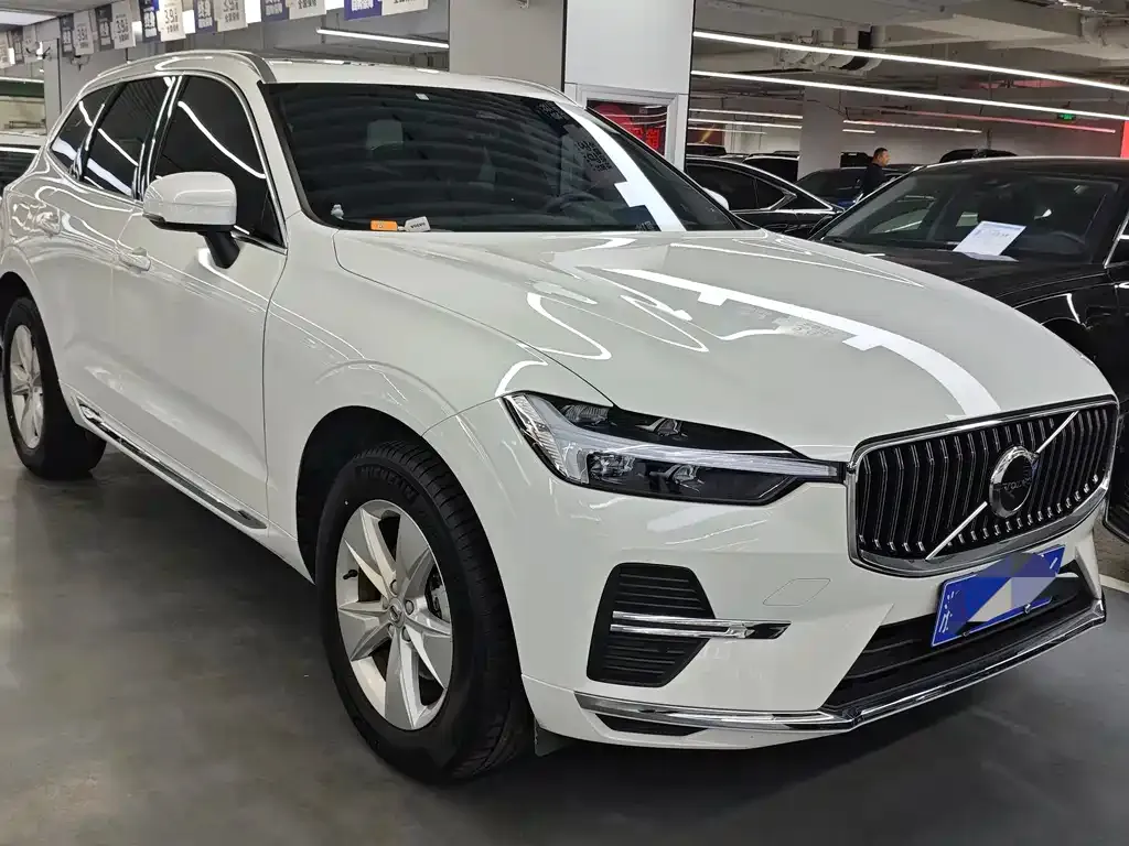 Volvo XC60 — фото 9
