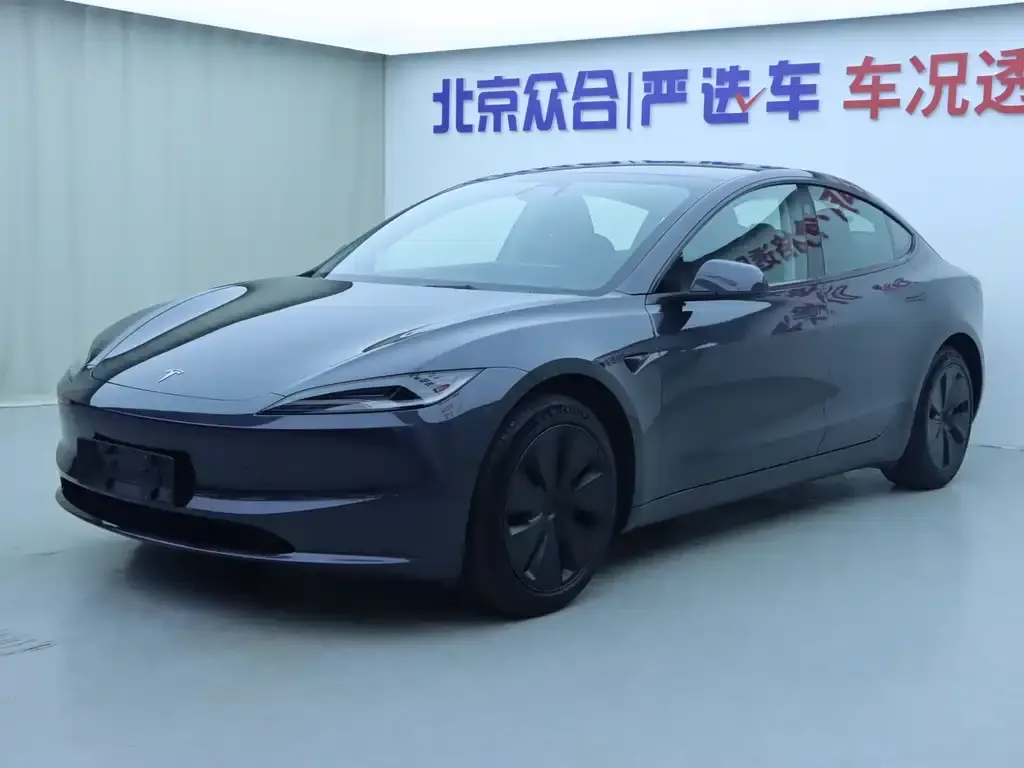 Tesla Model 3 — фото 1