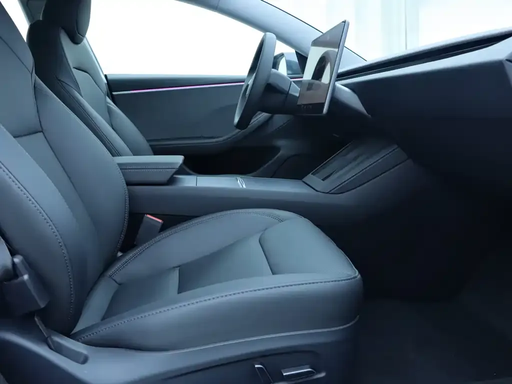 Tesla Model 3 — фото 10