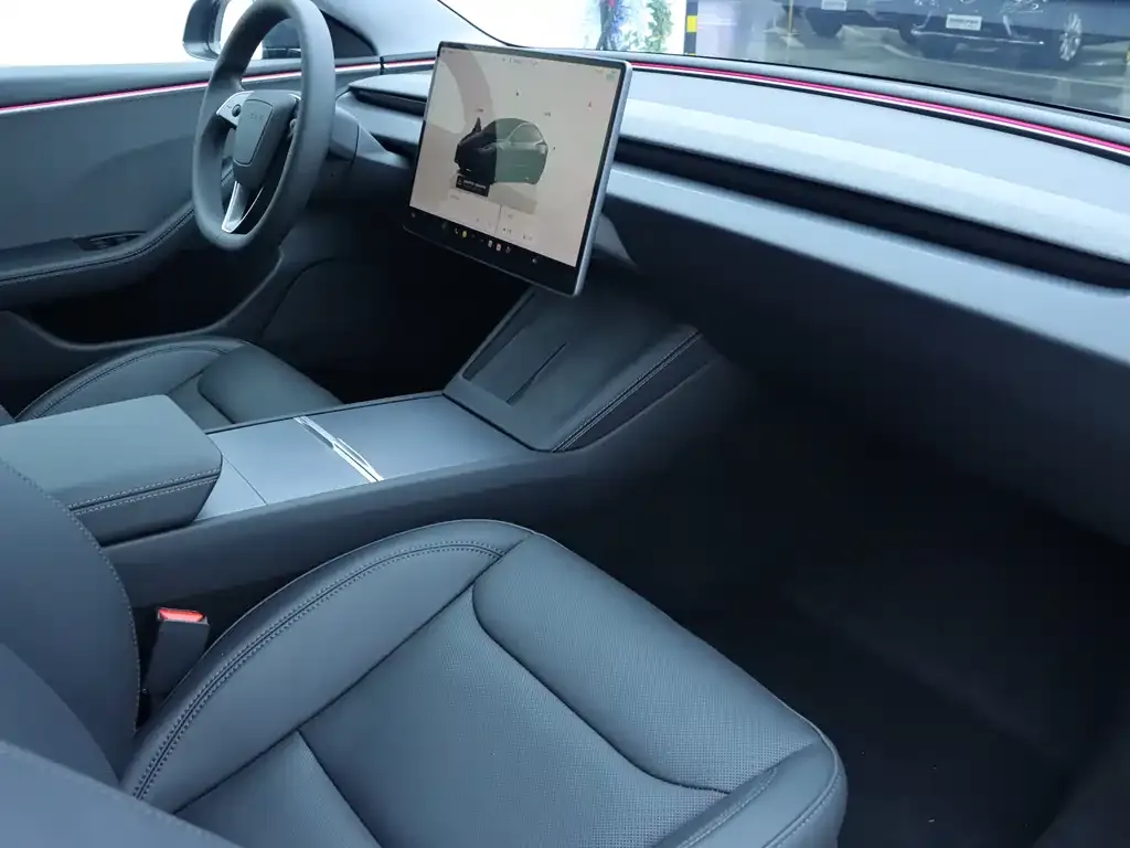 Tesla Model 3 — фото 5