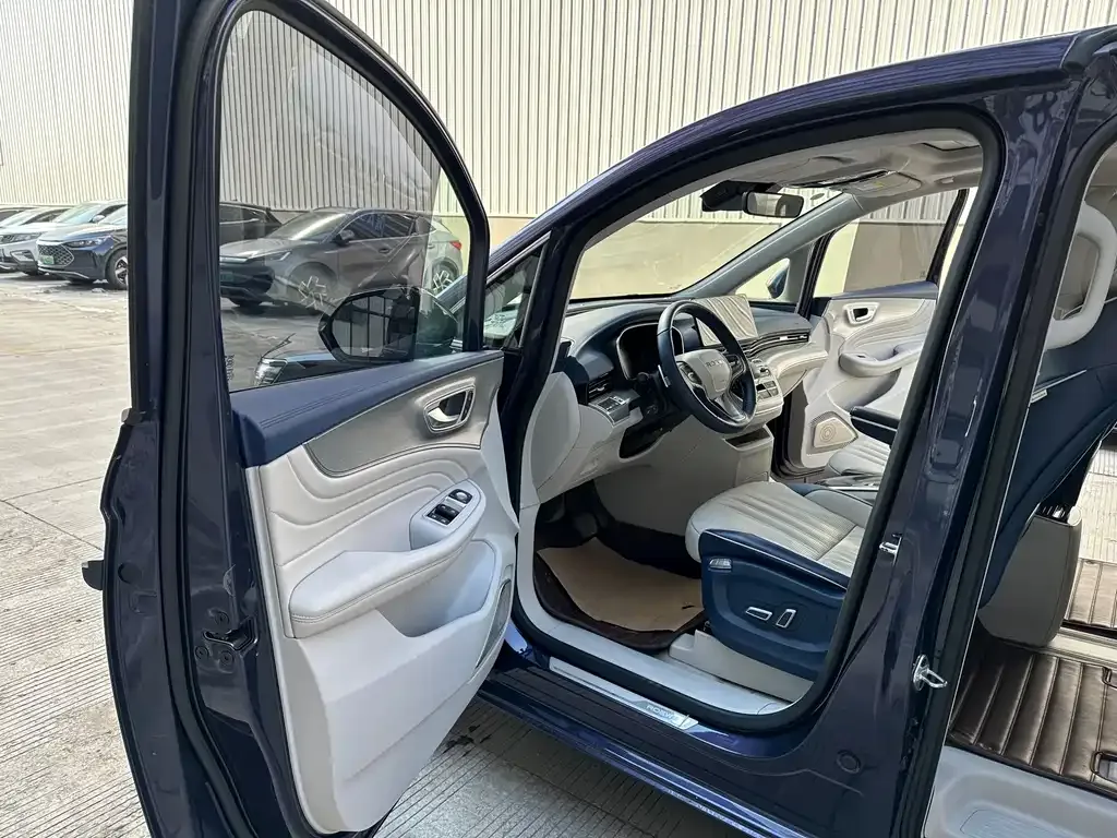 Roewe iMAX8 — фото 6