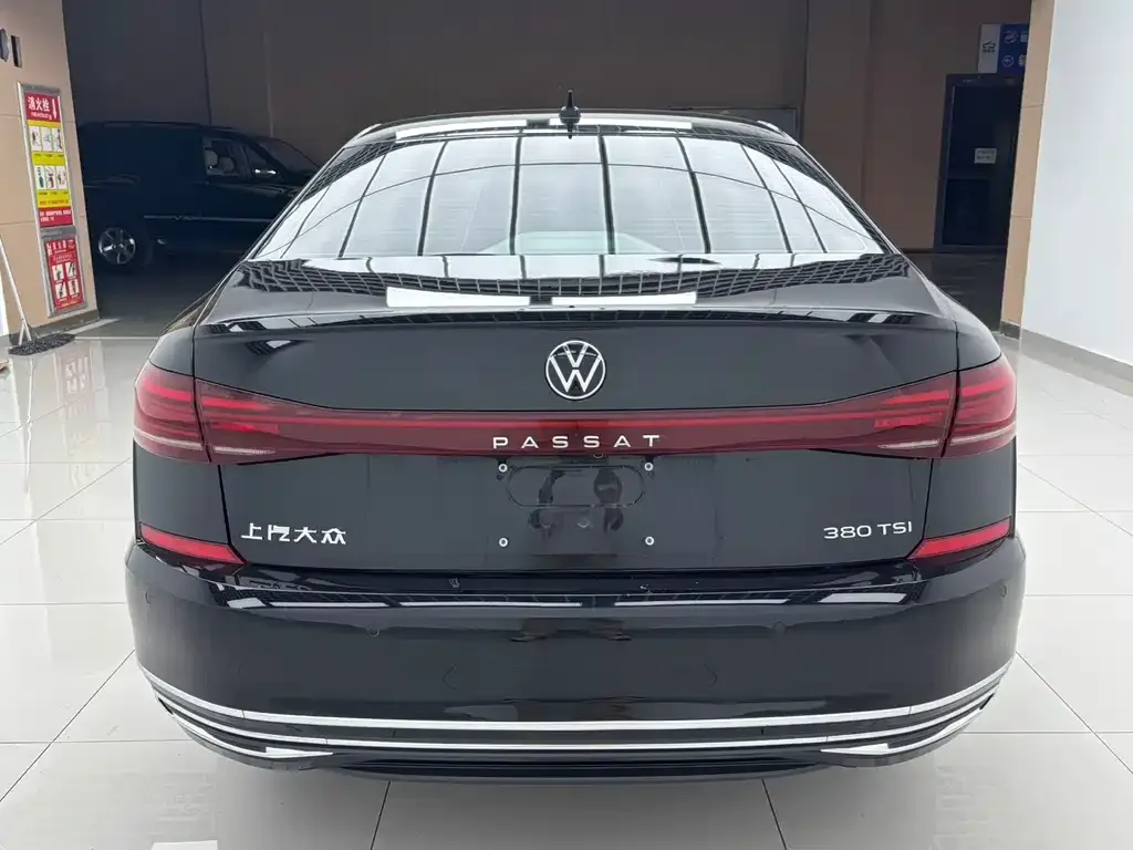 Volkswagen Passat — фото 6
