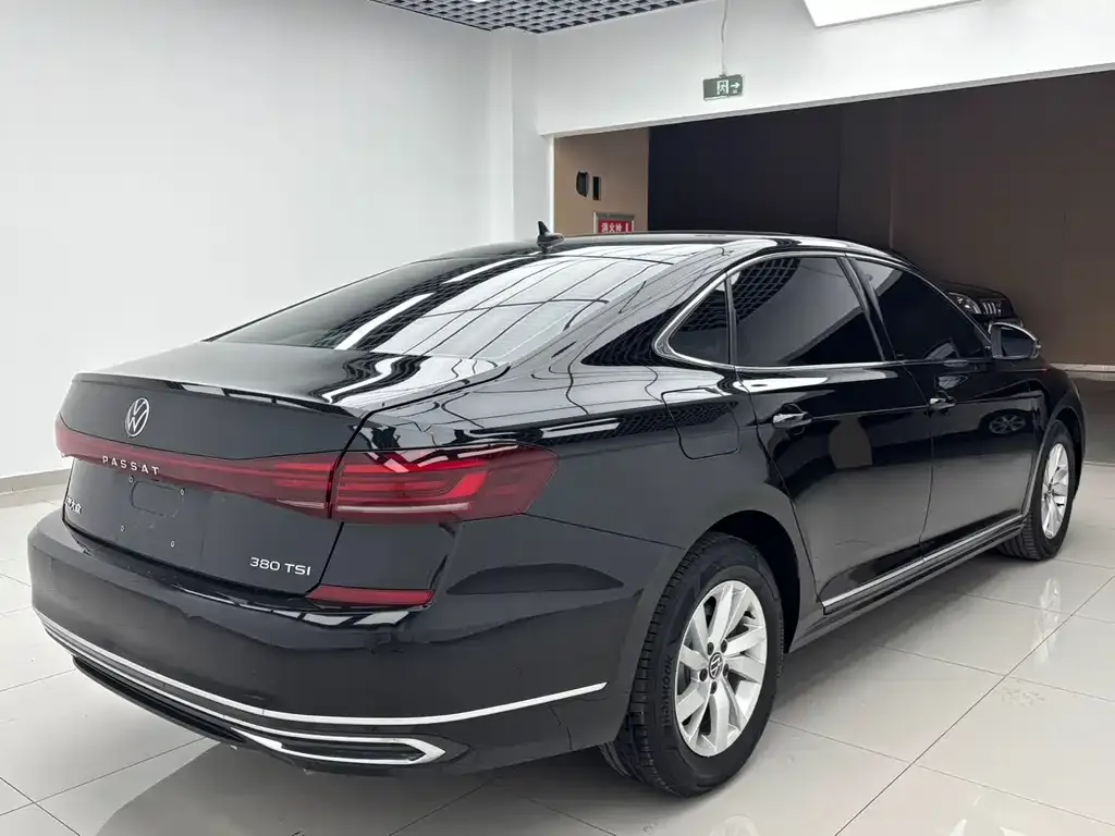 Volkswagen Passat — фото 3
