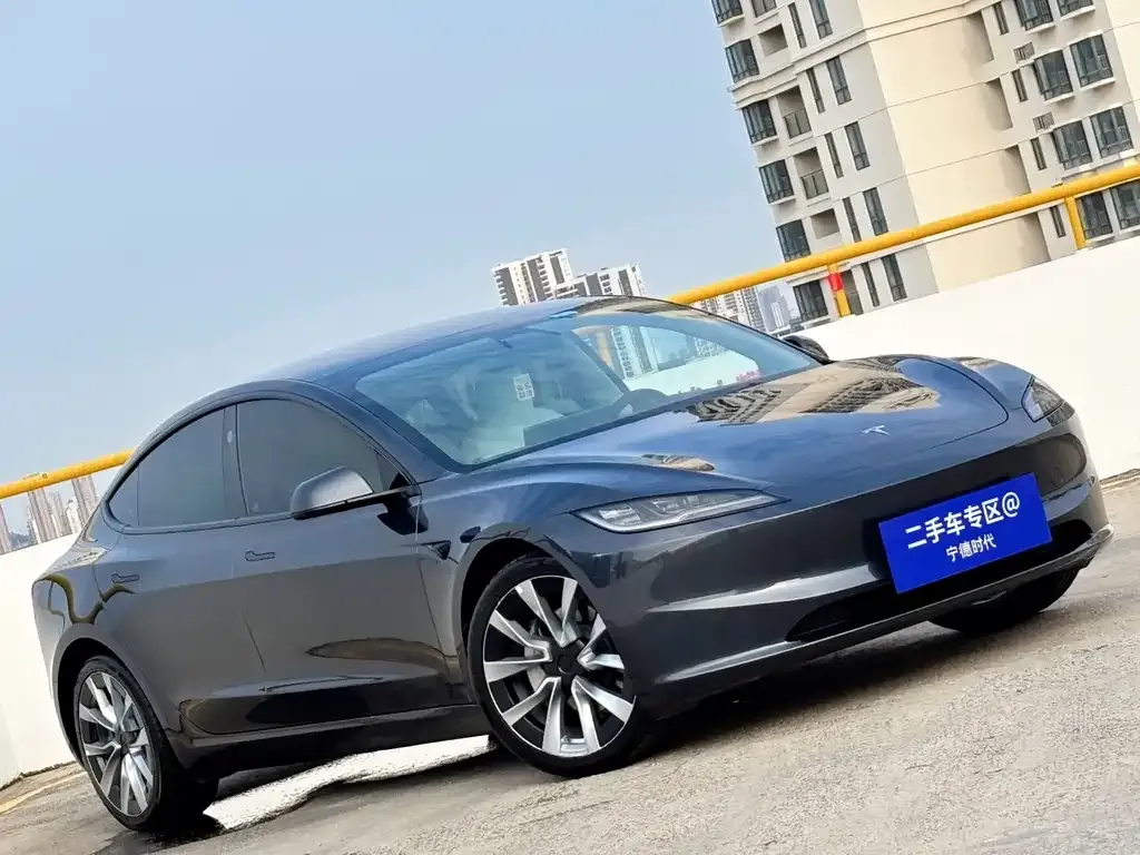 Tesla Model 3 — фото 8