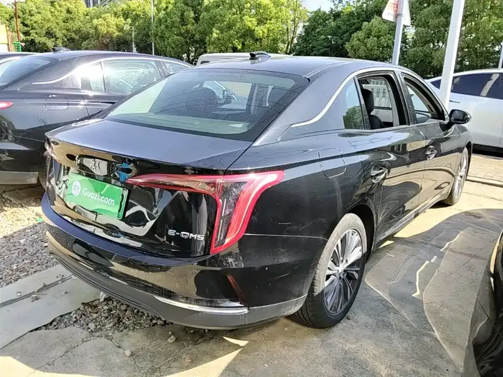 Hongqi E-QM5 — фото 10
