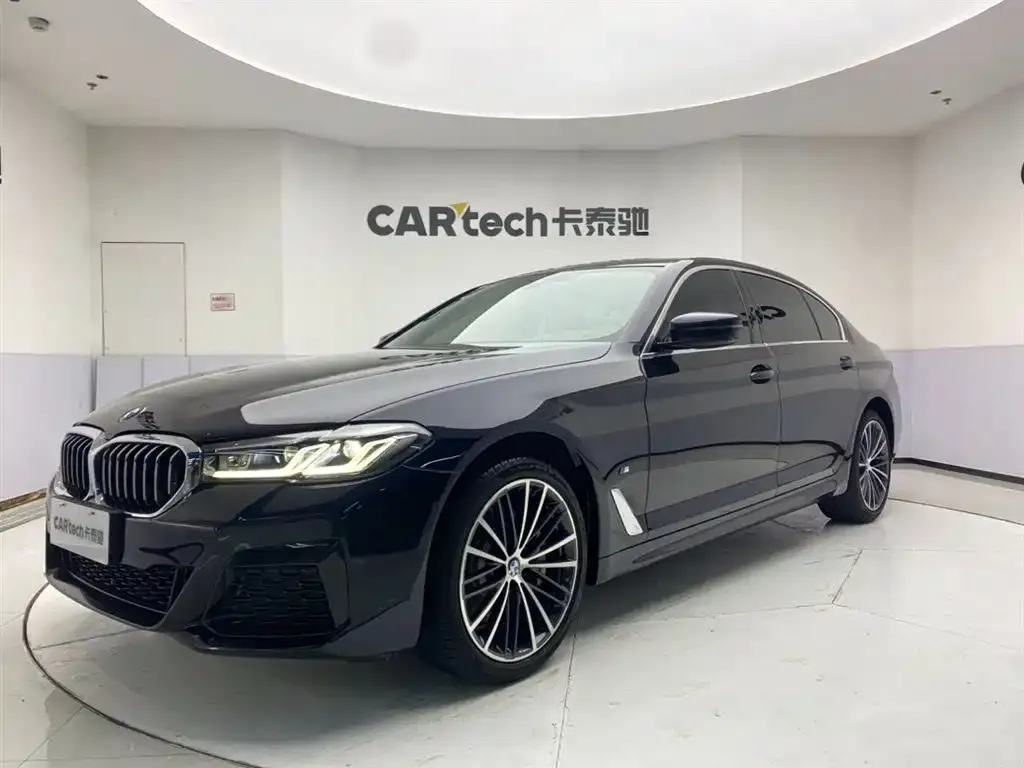 BMW 5 Series — фото 1