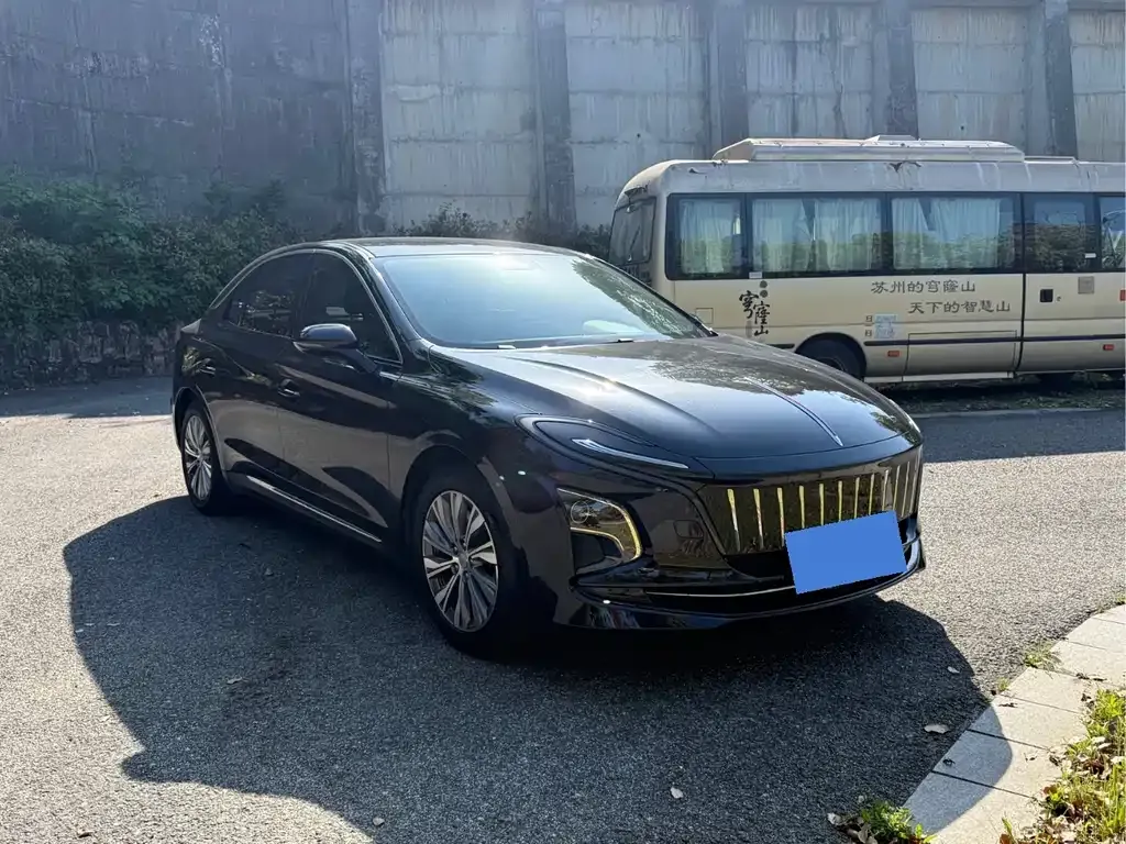 Hongqi E-QM5 — фото 5