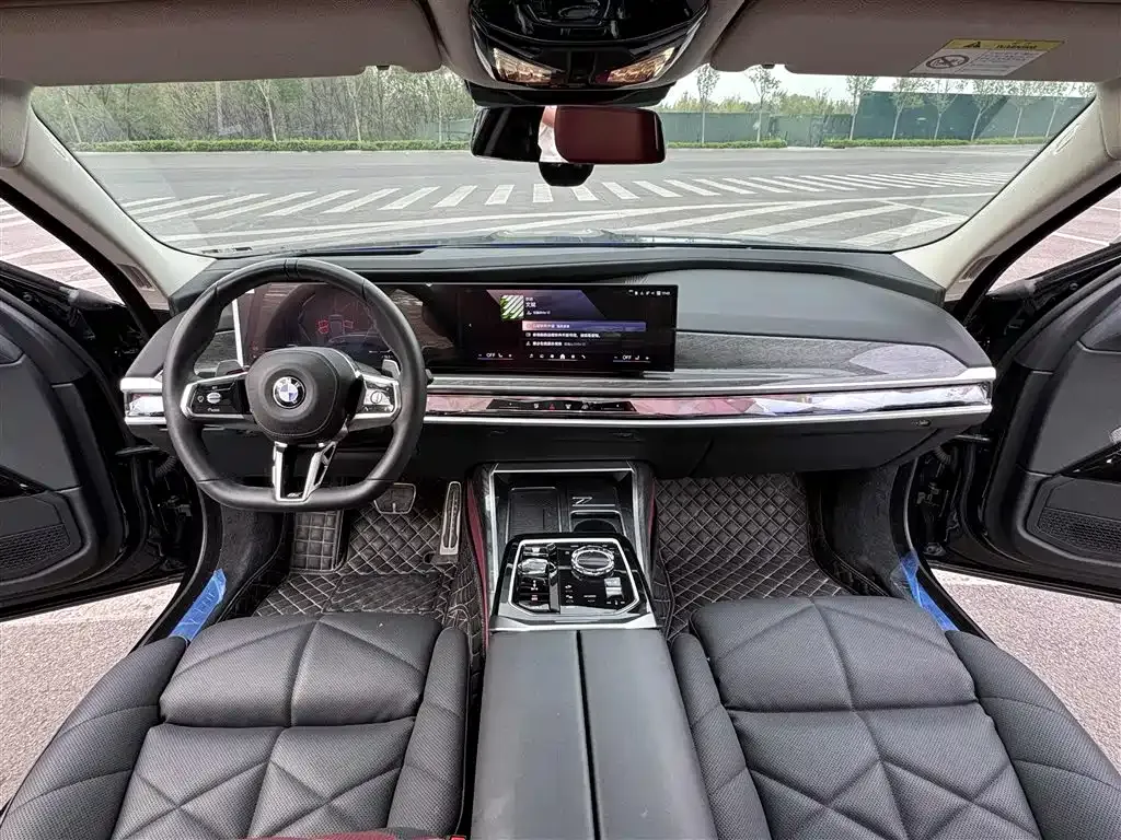 BMW 7 Series — фото 10