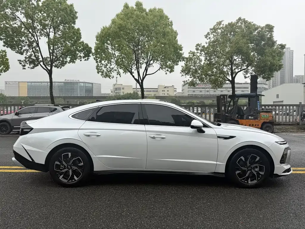 Hyundai Sonata — фото 9