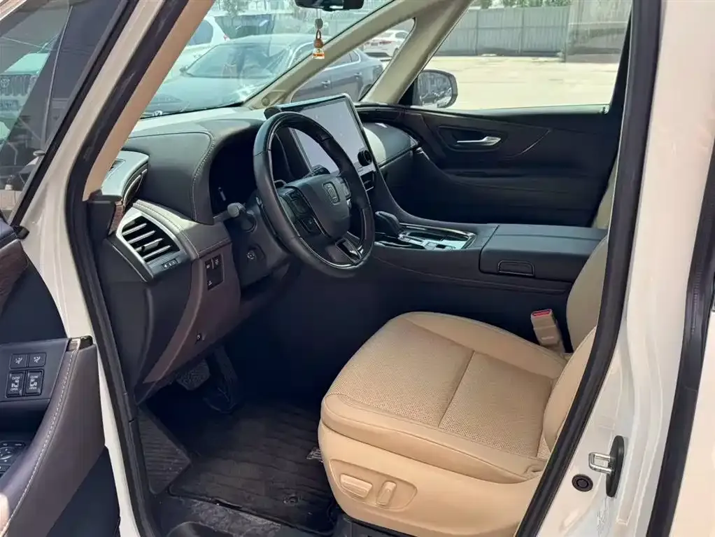 Toyota Vellfire — фото 4