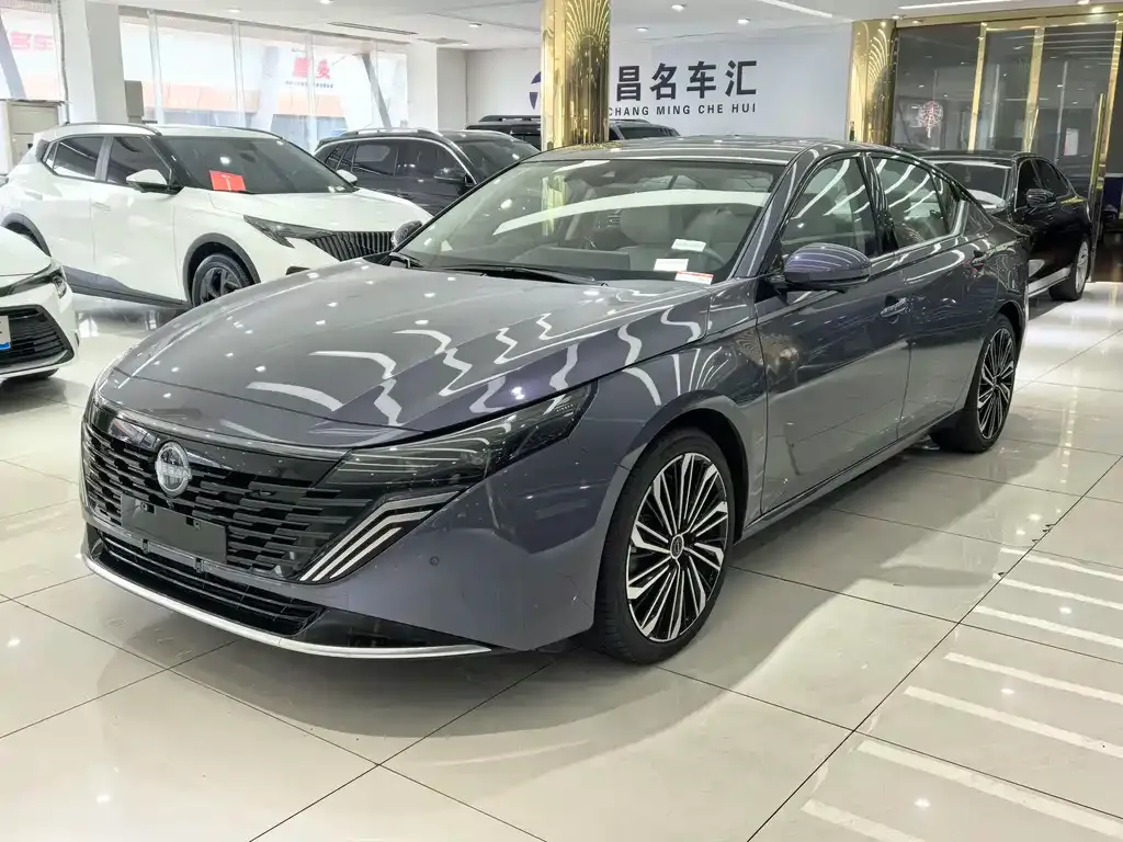 Nissan Teana — фото 1