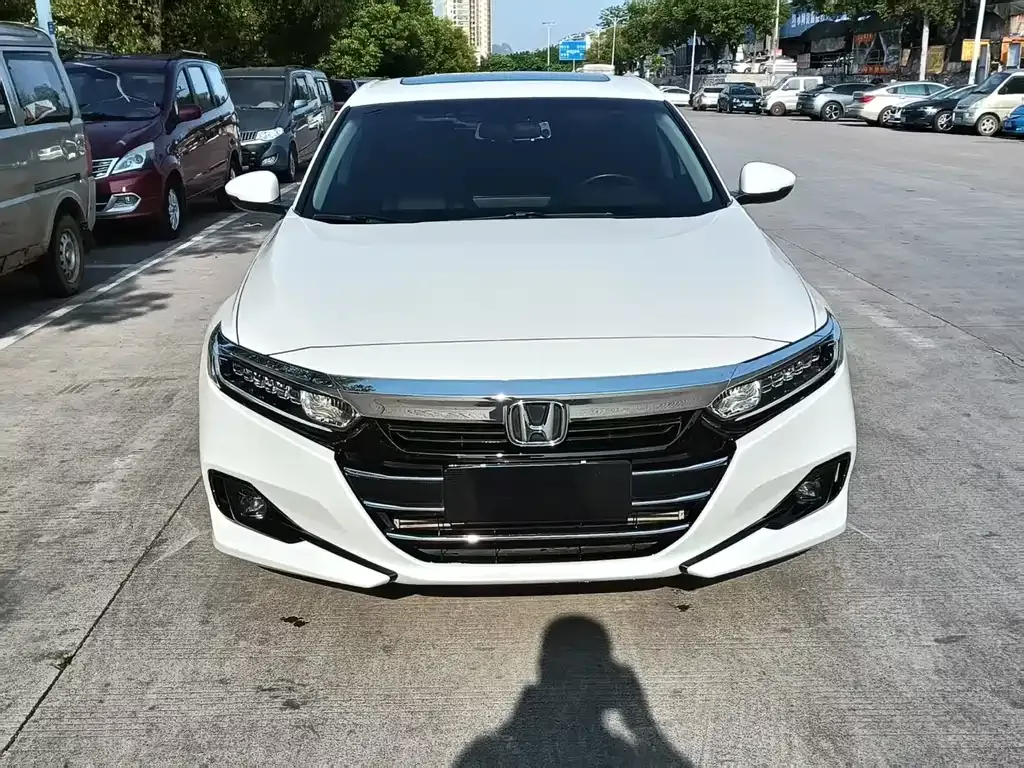 Honda Accord — фото 9