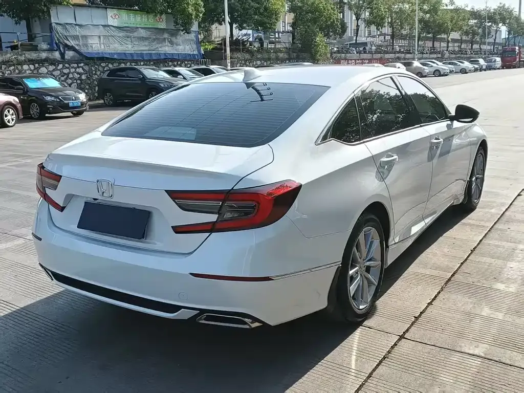 Honda Accord — фото 4