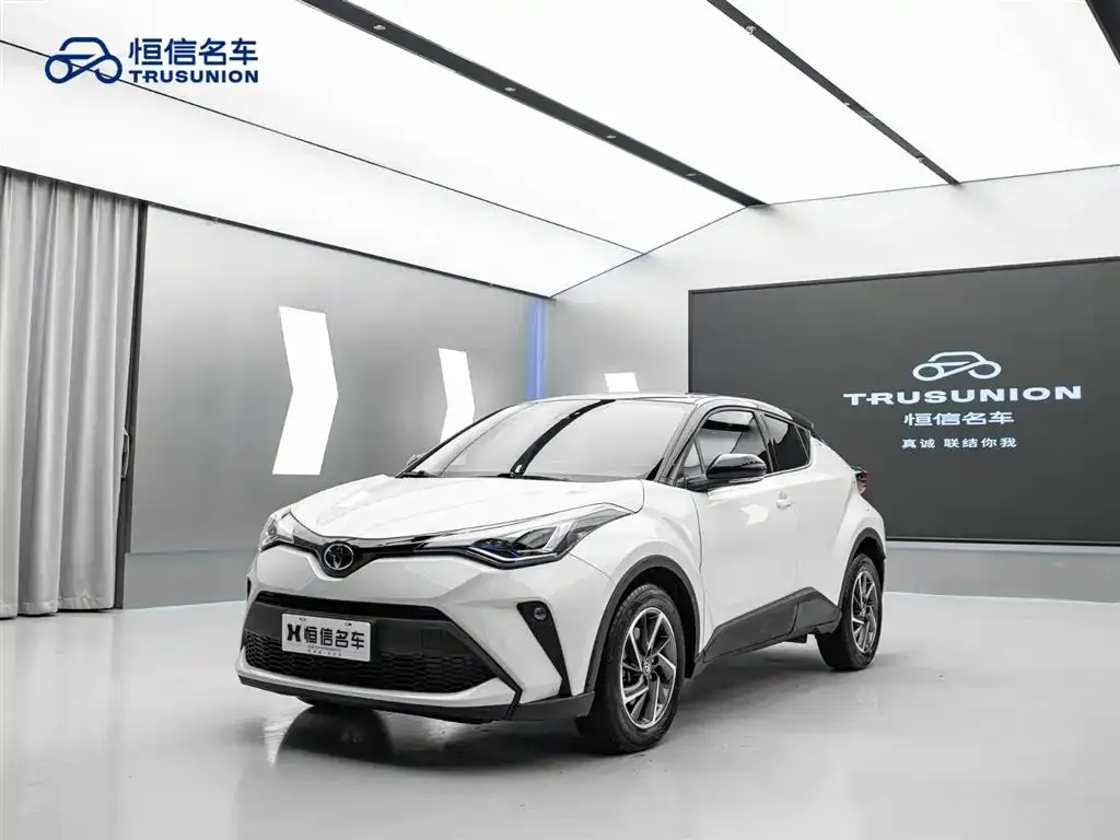 Toyota C-HR — фото 1