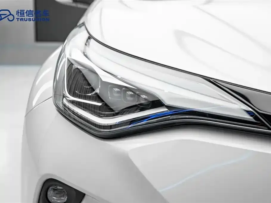 Toyota C-HR — фото 2