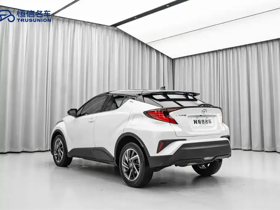 Toyota C-HR — фото 8
