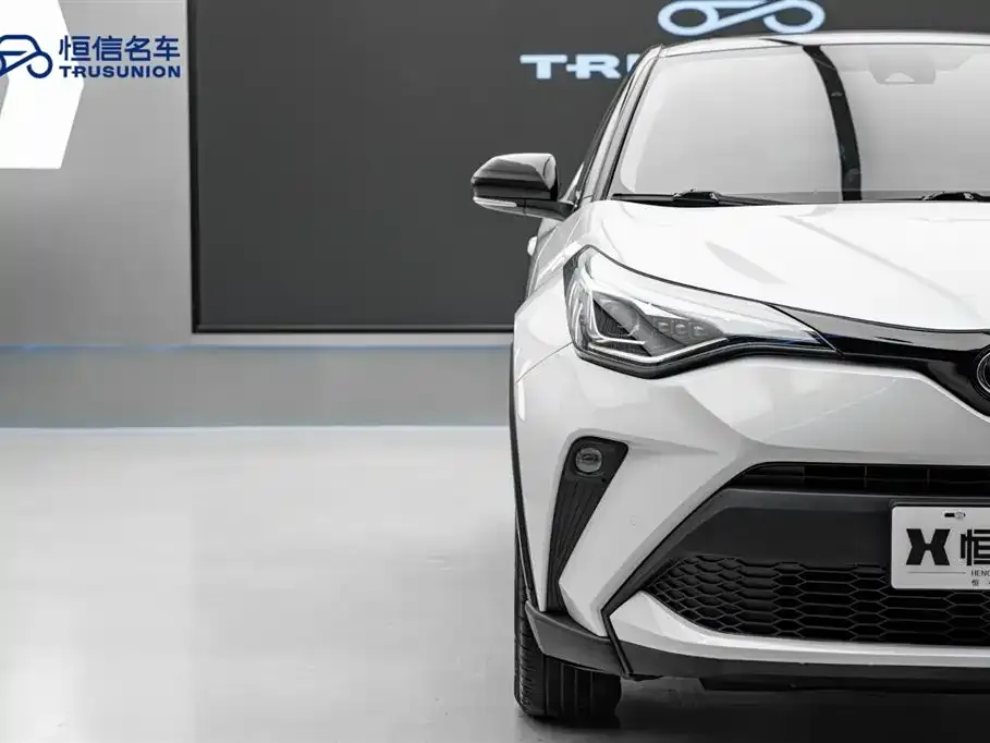 Toyota C-HR — фото 10