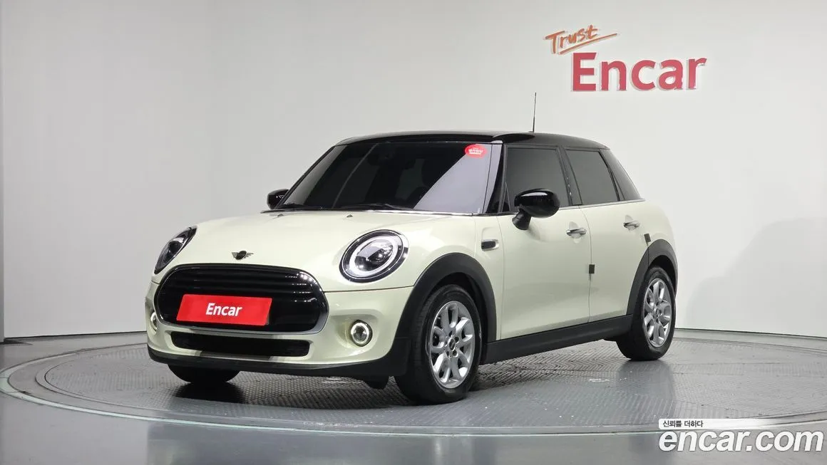 Mini Cooper 5Door HIGH 1