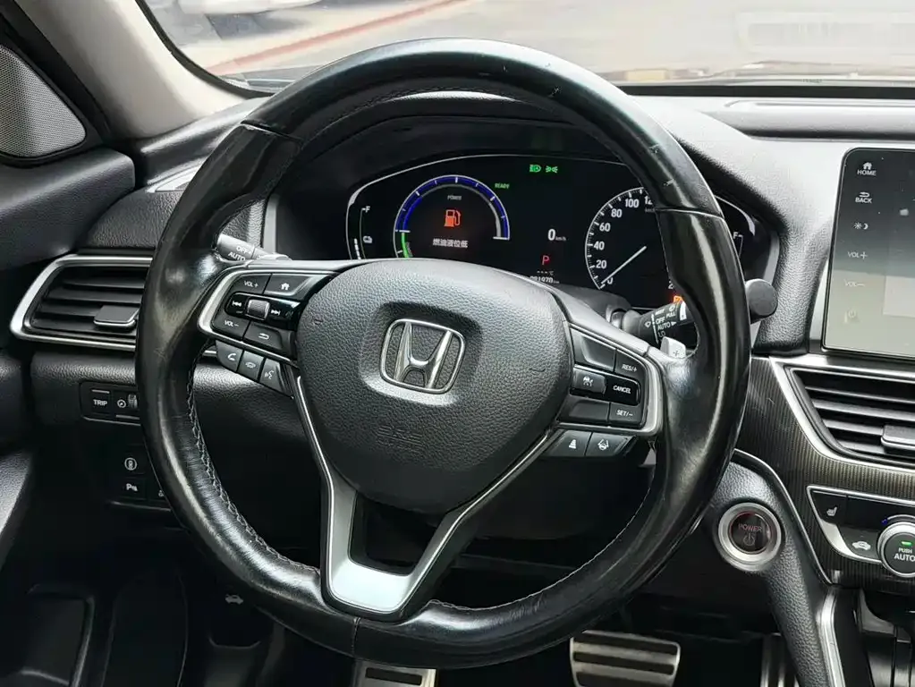 Honda Accord — фото 8