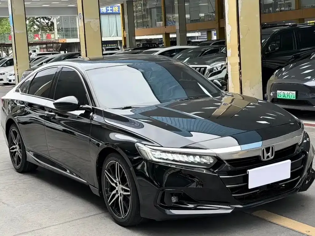 Honda Accord — фото 7