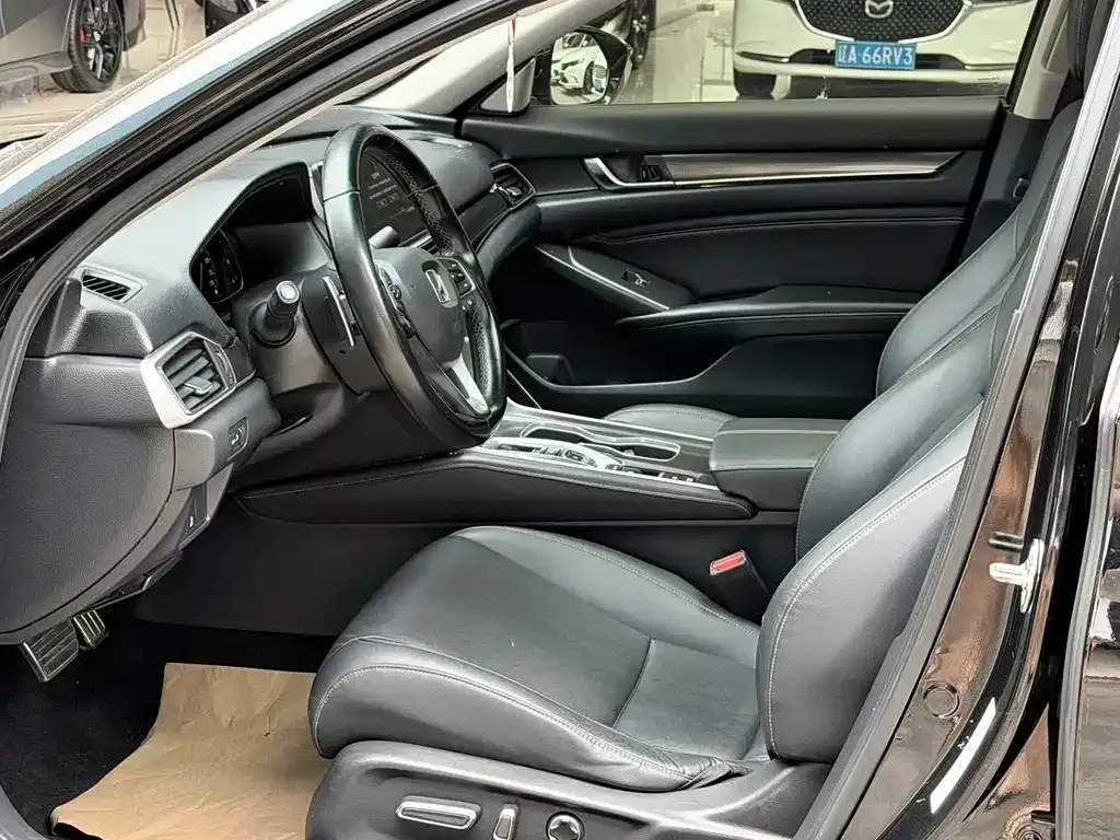 Honda Accord — фото 3