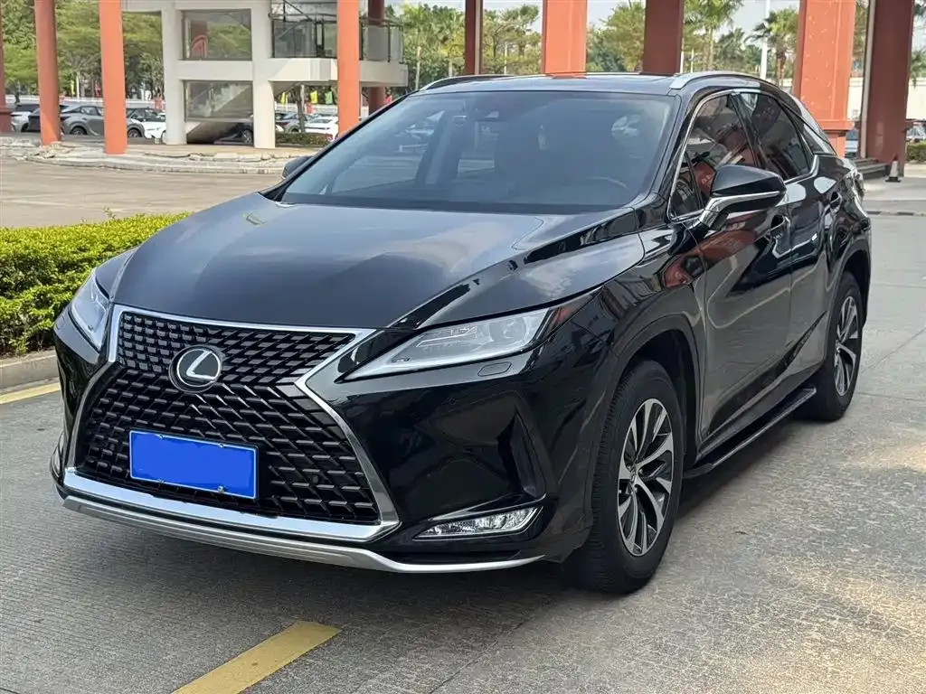 Lexus RX — фото 1
