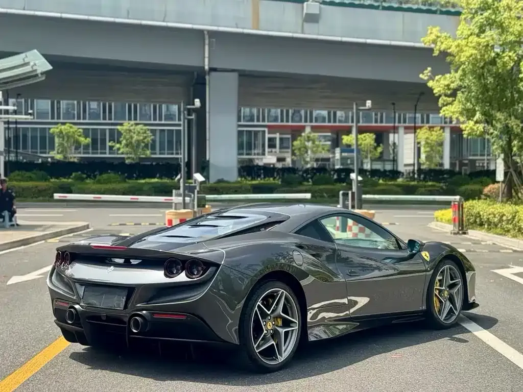 Ferrari F8 — фото 8