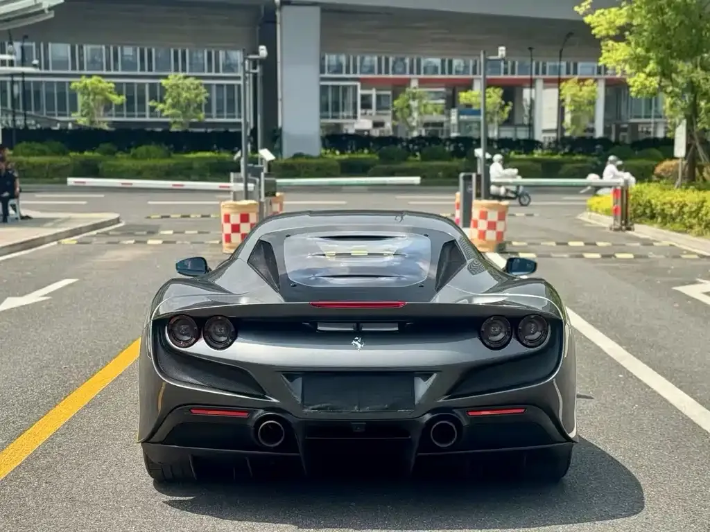 Ferrari F8 — фото 7