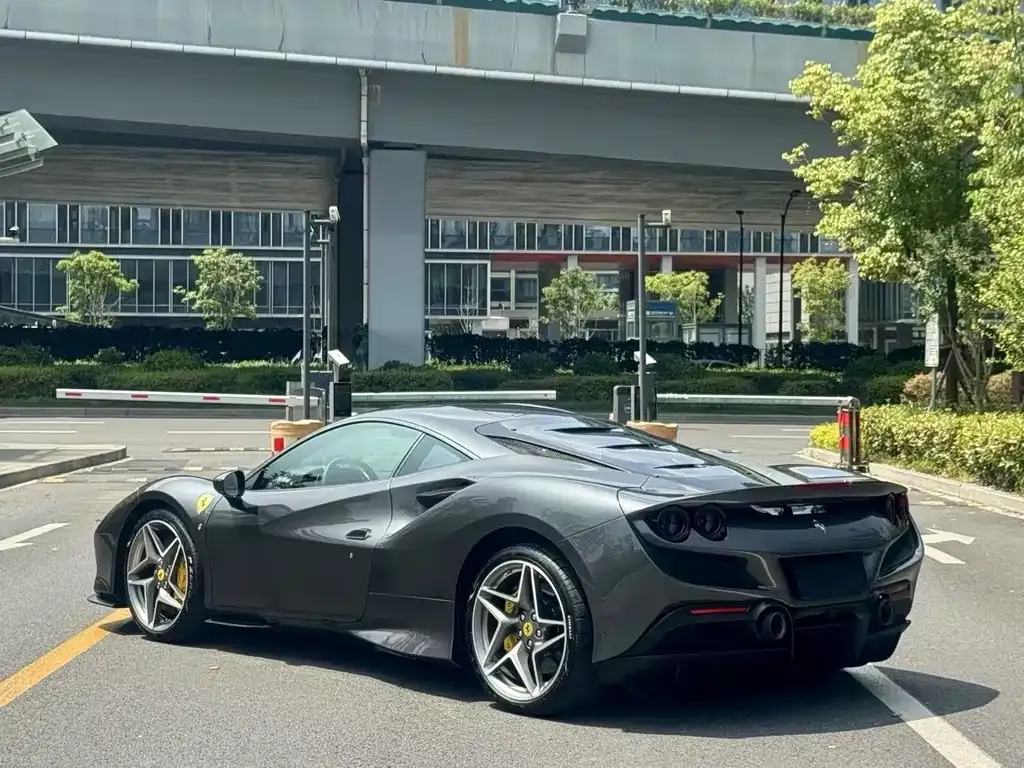 Ferrari F8 — фото 9