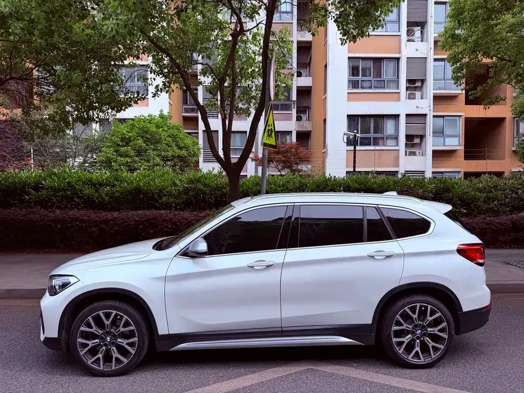 BMW X1 — фото 10