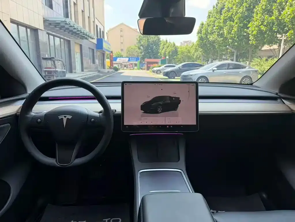 Tesla Model Y — фото 4