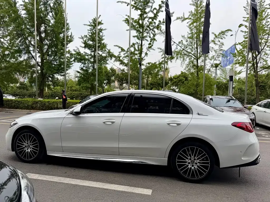 Mercedes-Benz C-Class — фото 10