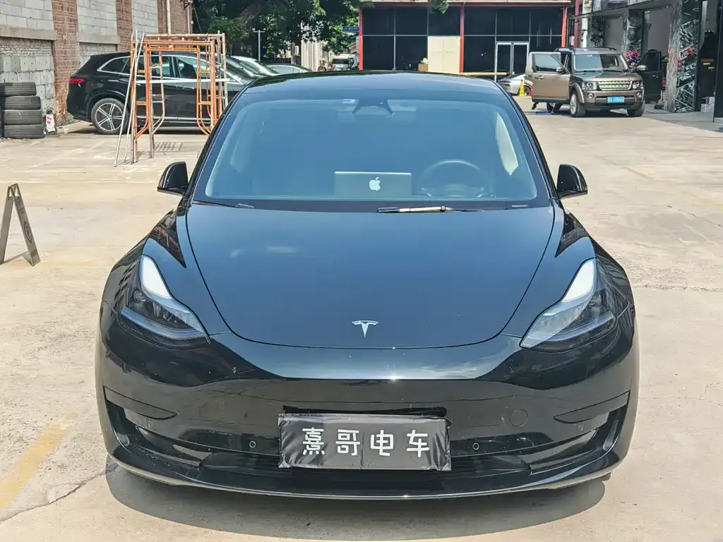 Tesla Model 3 — фото 8