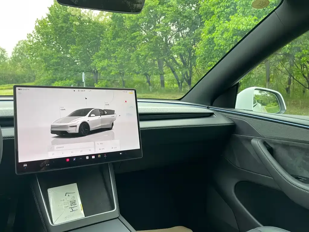 Tesla Model Y — фото 6