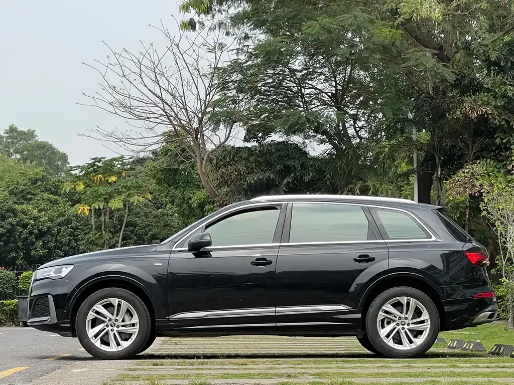 Audi Q7 — фото 7