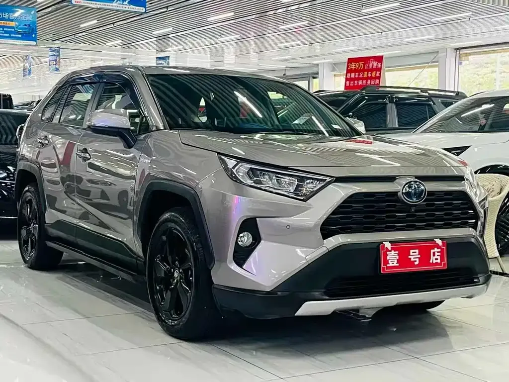 Toyota RAV4 — фото 10
