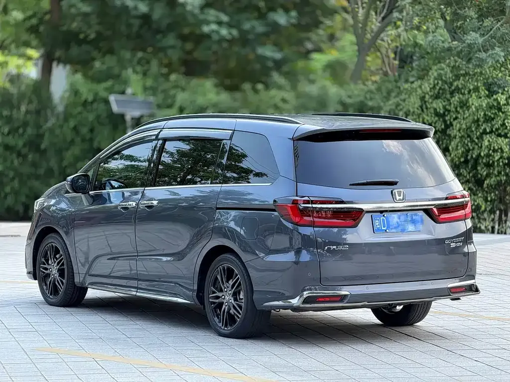 Honda Odyssey — фото 10
