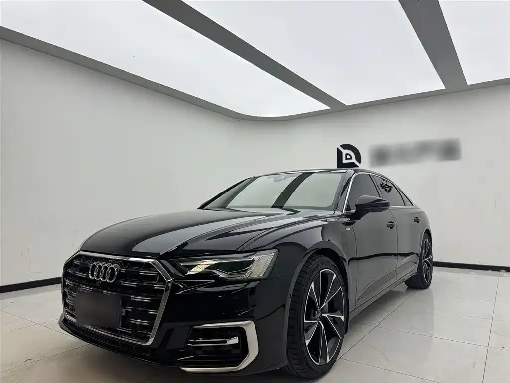 Audi A6L — фото 1