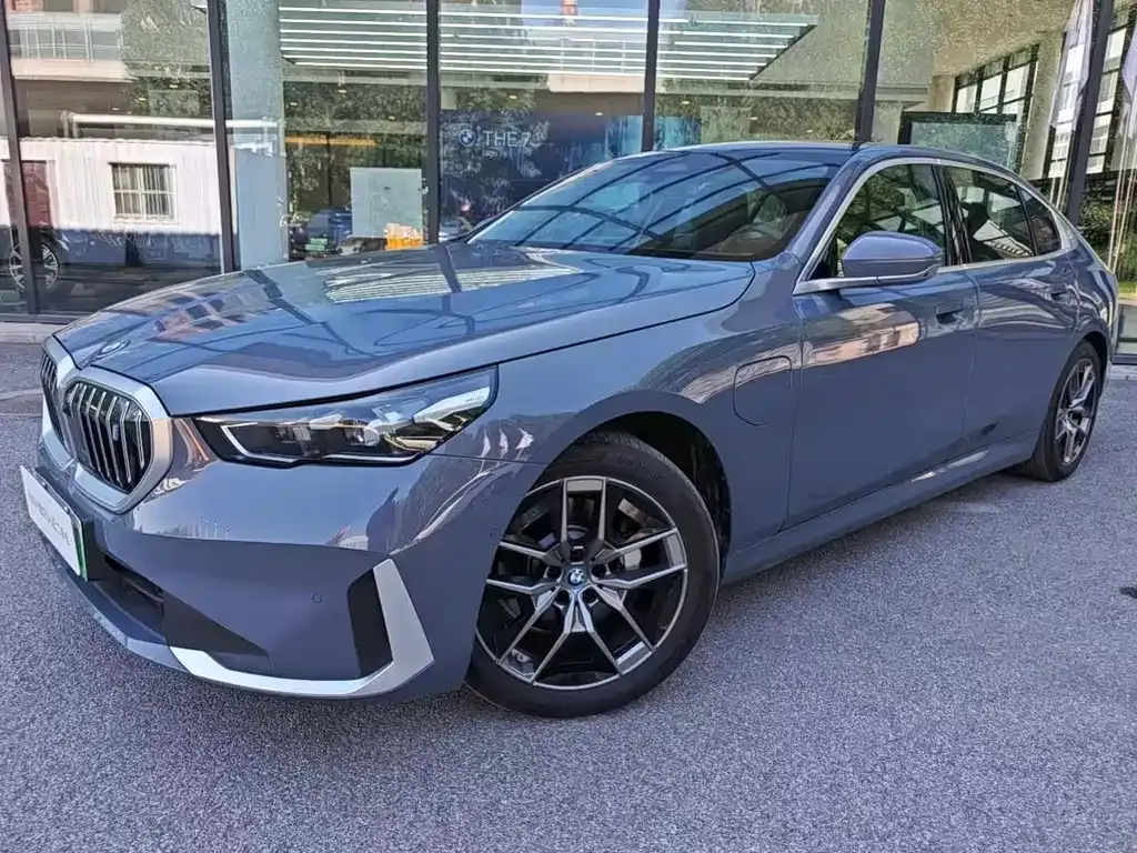 BMW i5