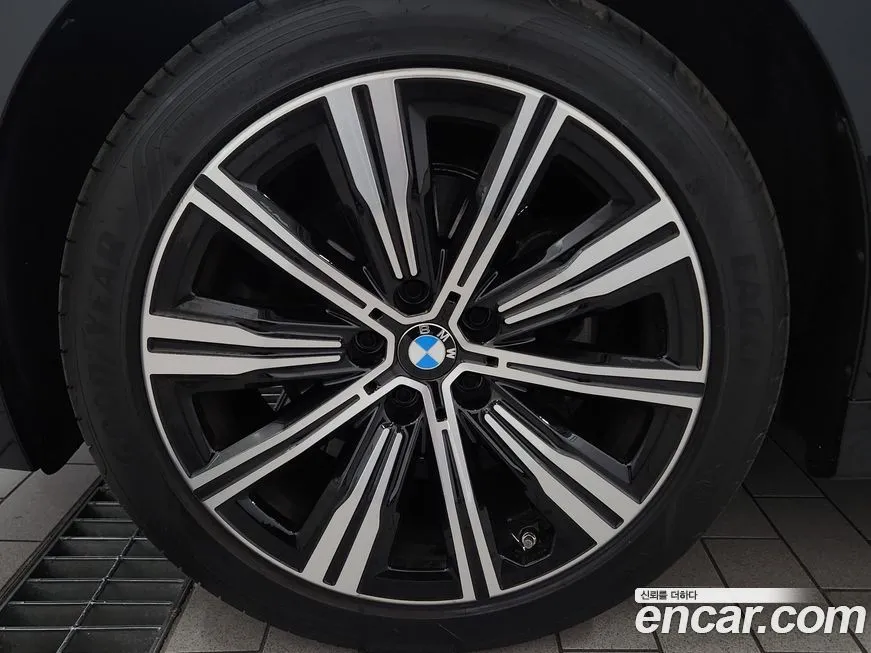 BMW 3-Series 2025 из KR, фото 5