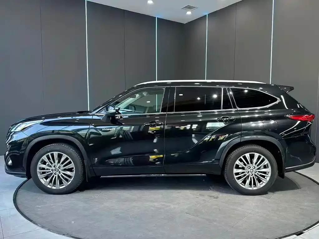 Toyota Highlander — фото 2