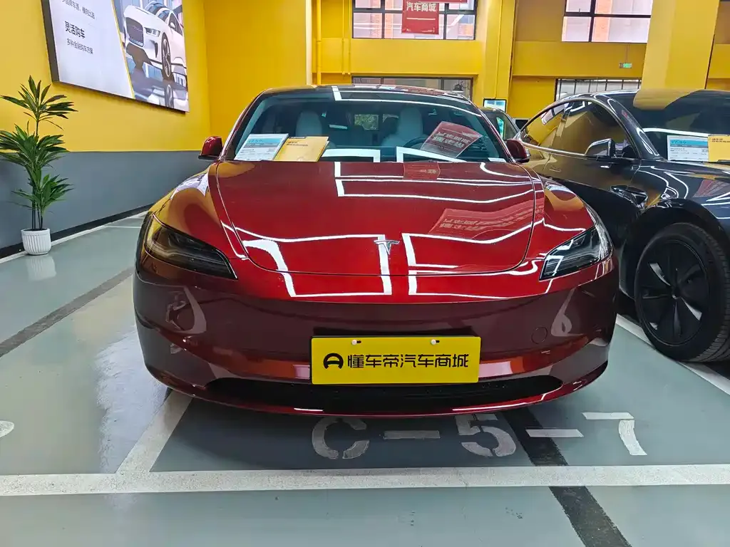 Tesla Model 3 — фото 4