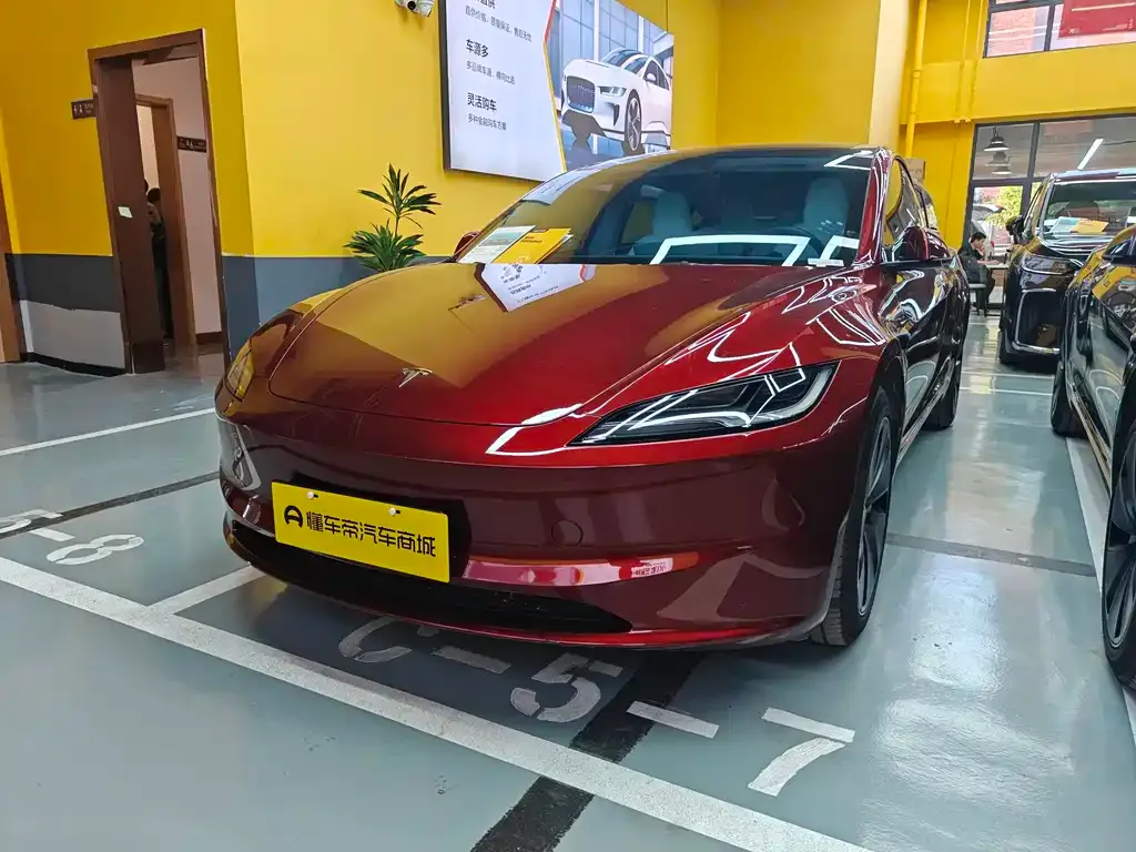Tesla Model 3 — фото 9