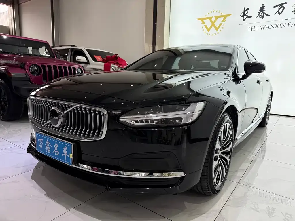 Volvo S90 — фото 1
