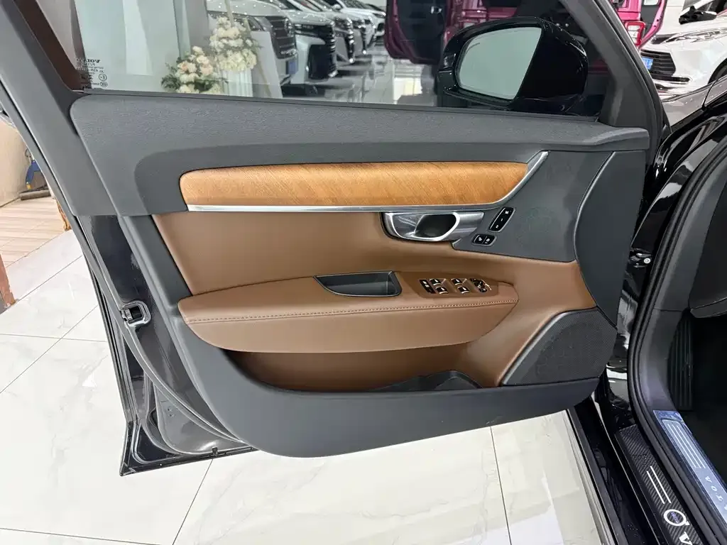Volvo S90 — фото 2