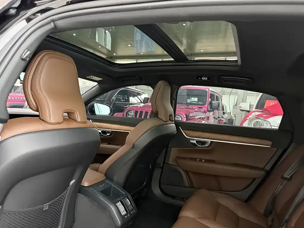 Volvo S90 — фото 10